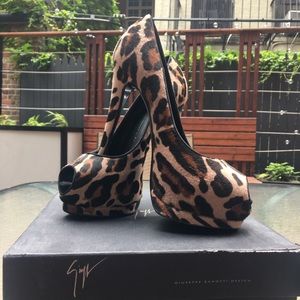 Giuseppe Zanotti leopard print peep toe pumps